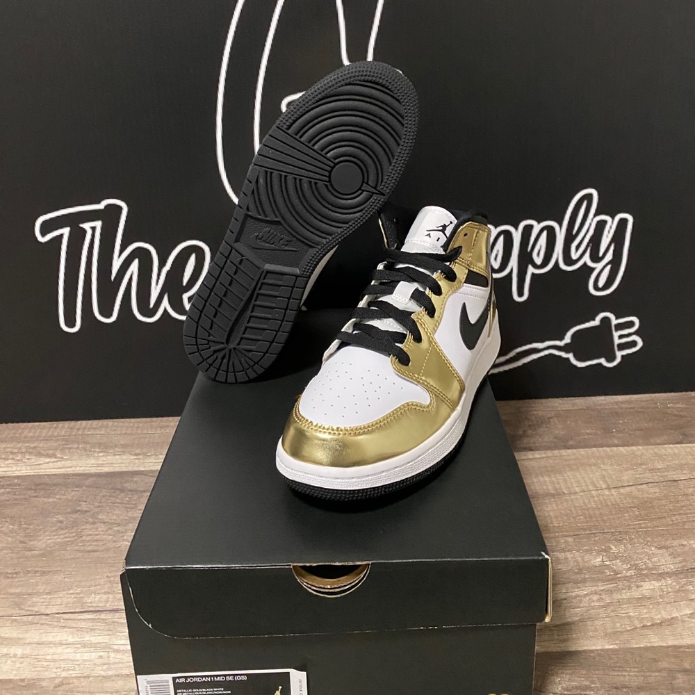 Jordan mid sz 7y